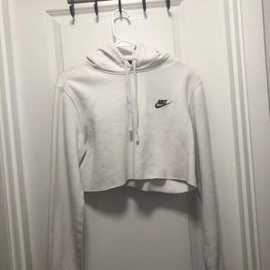 Cropped Nike hoodie